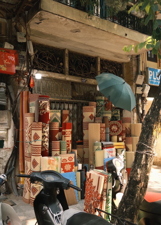 H&agrave; Nội hạ gần 10 độ chỉ sau một đ&ecirc;m, d&acirc;n t&igrave;nh đồng loạt rủ nhau &ldquo;xin nghỉ l&agrave;m để đi lượn phố&rdquo; - Ảnh 50.