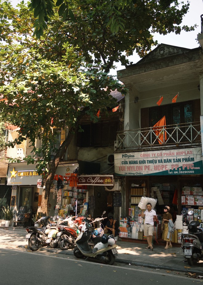 H&agrave; Nội hạ gần 10 độ chỉ sau một đ&ecirc;m, d&acirc;n t&igrave;nh đồng loạt rủ nhau &ldquo;xin nghỉ l&agrave;m để đi lượn phố&rdquo; - Ảnh 46.