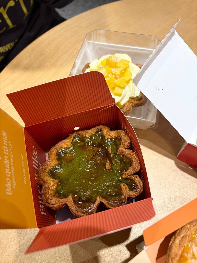 Đặt l&ecirc;n b&agrave;n c&acirc;n tart trứng OvO, Since Tea, Tarta v&agrave; KFC: Từ 19.000 đến 85.000 đồng, chiếc n&agrave;o đ&aacute;ng tiền nhất? - Ảnh 14.