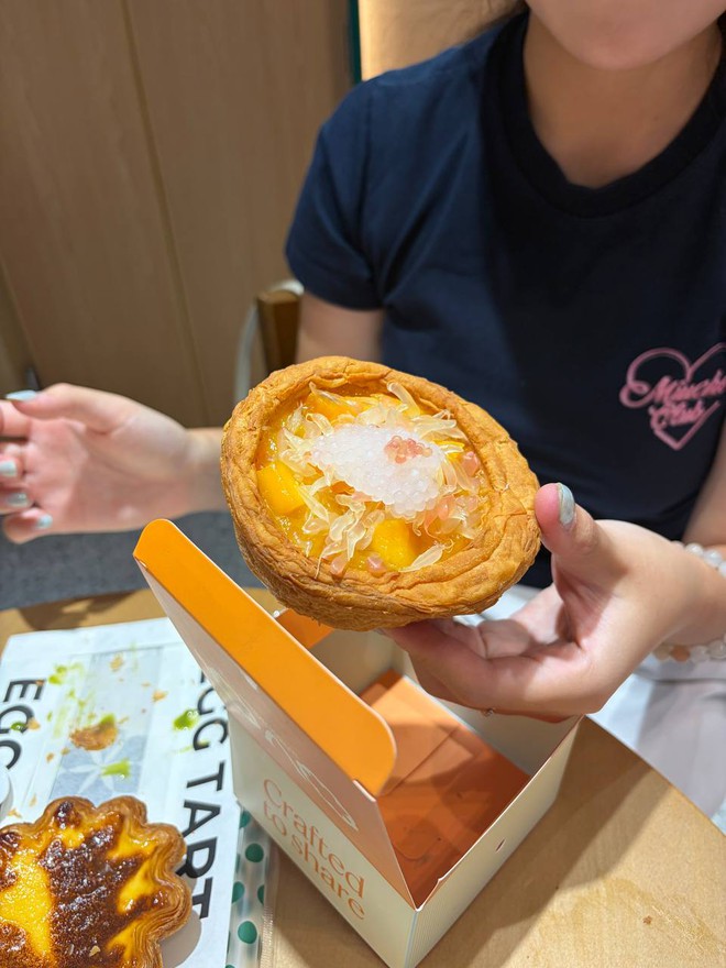 Đặt l&ecirc;n b&agrave;n c&acirc;n tart trứng OvO, Since Tea, Tarta v&agrave; KFC: Từ 19.000 đến 85.000 đồng, chiếc n&agrave;o đ&aacute;ng tiền nhất? - Ảnh 20.