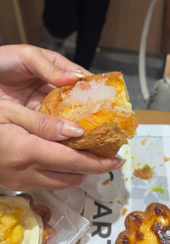 Đặt l&ecirc;n b&agrave;n c&acirc;n tart trứng OvO, Since Tea, Tarta v&agrave; KFC: Từ 19.000 đến 85.000 đồng, chiếc n&agrave;o đ&aacute;ng tiền nhất? - Ảnh 21.