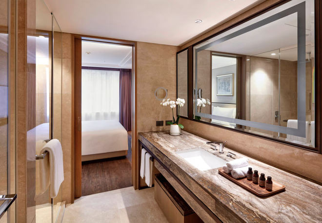 B&ecirc;n trong t&ograve;a nh&agrave; đắt đỏ bậc nhất Gangnam - nơi giới thượng lưu tận hưởng trải nghiệm ba ng&agrave;y kh&ocirc;ng chạm mặt phố tại JW Marriott Hotel Seoul - Ảnh 34.