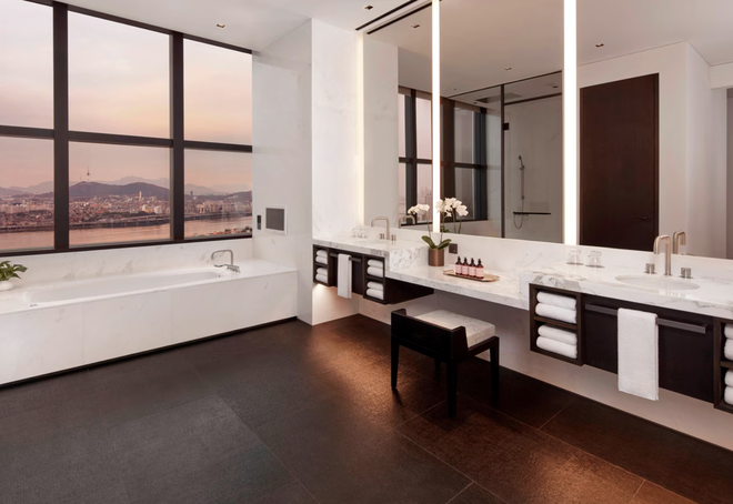 B&ecirc;n trong t&ograve;a nh&agrave; đắt đỏ bậc nhất Gangnam - nơi giới thượng lưu tận hưởng trải nghiệm ba ng&agrave;y kh&ocirc;ng chạm mặt phố tại JW Marriott Hotel Seoul - Ảnh 28.