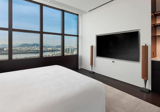 B&ecirc;n trong t&ograve;a nh&agrave; đắt đỏ bậc nhất Gangnam - nơi giới thượng lưu tận hưởng trải nghiệm ba ng&agrave;y kh&ocirc;ng chạm mặt phố tại JW Marriott Hotel Seoul - Ảnh 29.