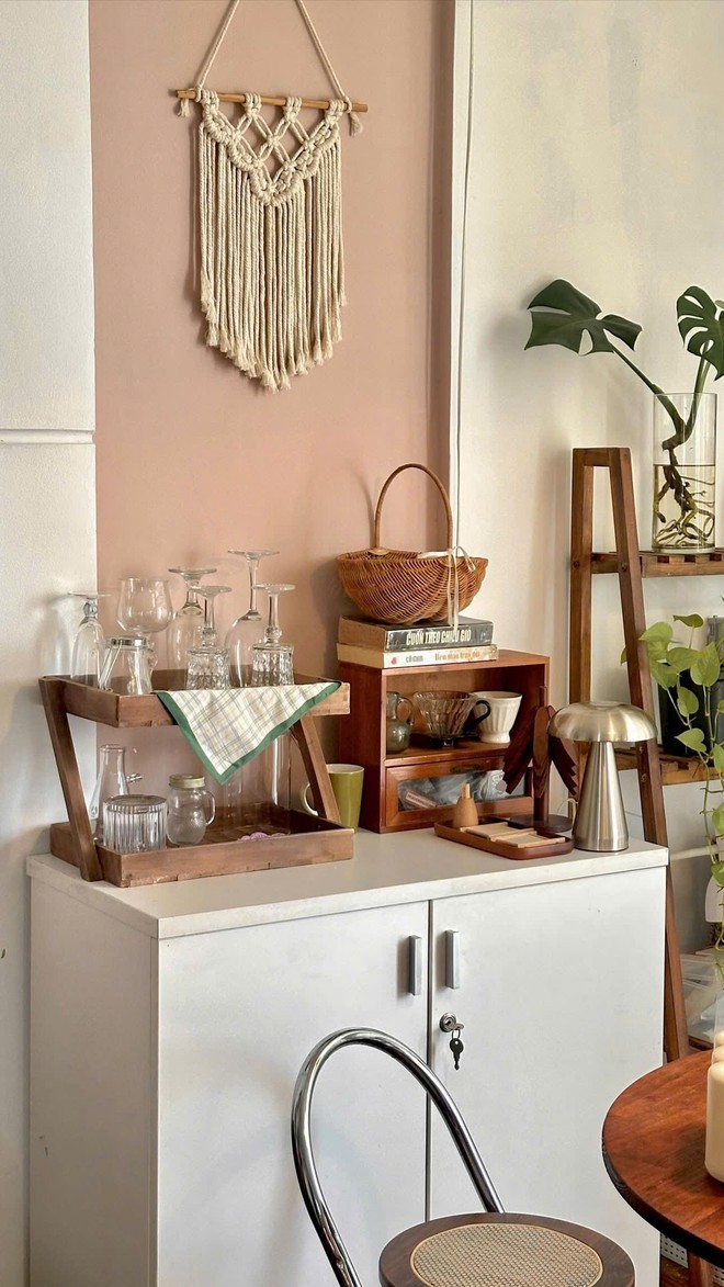 26 tuổi thu&ecirc; trọ ở TP.HCM, nh&agrave; hướng T&acirc;y vẫn decor tiền triệu: Sống như &ldquo;c&ocirc;ng ch&uacute;a&rdquo;, chuyển đi kh&ocirc;ng tiếc - Ảnh 12.