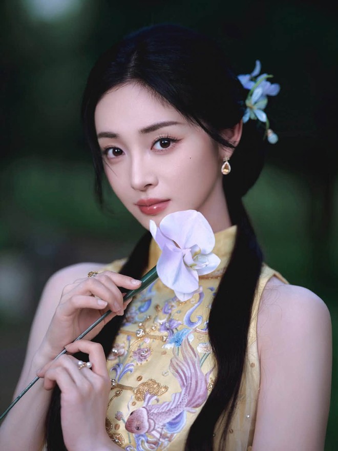 Nữ phụ đẹp nhất phim ng&ocirc;n t&igrave;nh d&acirc;n quốc đang hot: Gương mặt như bức tranh thủy mặc, ngo&agrave;i đời mặc g&igrave; cũng cuốn - Ảnh 3.