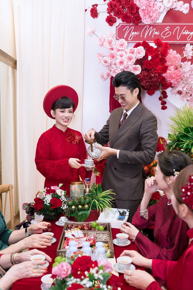 Vợ Vương Anh Ole tung ảnh đ&aacute;m hỏi n&eacute;t căng: So với tr&ecirc;n mạng kh&aacute;c nhiều kh&ocirc;ng?- Ảnh 1.