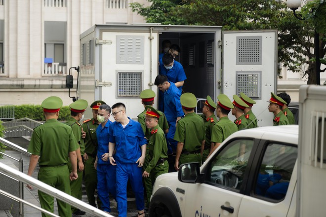 Những h&igrave;nh ảnh đầu ti&ecirc;n của Shark B&igrave;nh c&ugrave;ng Mr Pips trong phi&ecirc;n x&eacute;t xử s&aacute;ng nay - Ảnh 7.