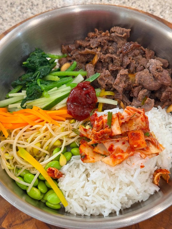 M&acirc;m cơm nh&agrave; của nữ diễn vi&ecirc;n nổi tiếng từng đạp xe giao cơm, nay l&agrave;m d&acirc;u tỷ ph&uacute; &ldquo;vua h&agrave;ng hiệu&rdquo; - Ảnh 15.