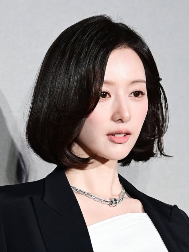 Jang Won Young v&agrave; Kim Ji Won viết tiếp cuộc chiến visual kh&ocirc;ng hồi kết giữa idol v&agrave; diễn vi&ecirc;n H&agrave;n- Ảnh 3.