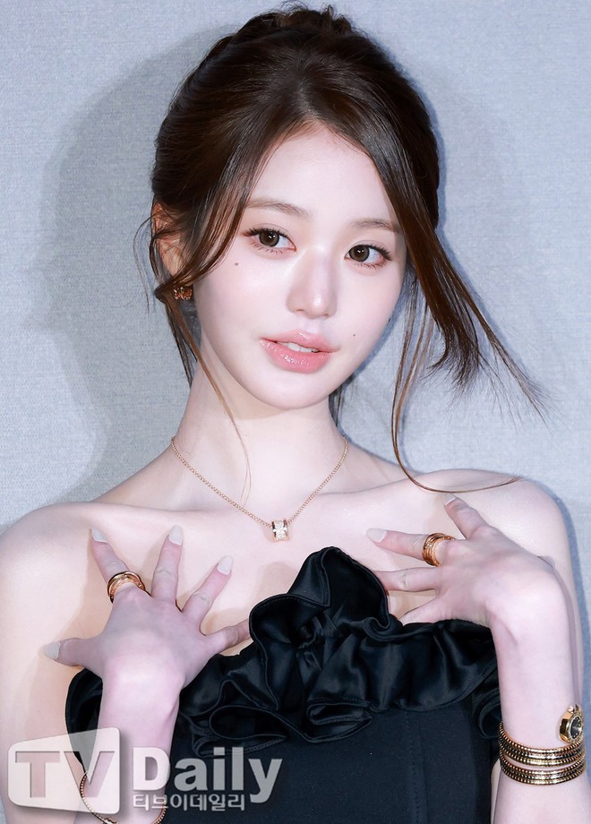 Jang Won Young v&agrave; Kim Ji Won viết tiếp cuộc chiến visual kh&ocirc;ng hồi kết giữa idol v&agrave; diễn vi&ecirc;n H&agrave;n- Ảnh 11.