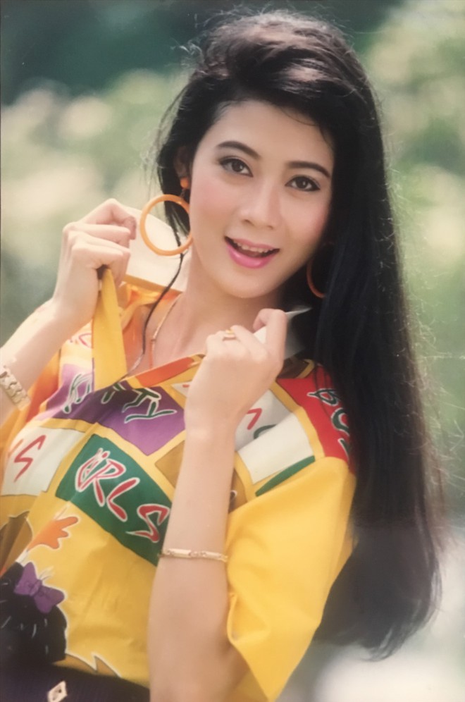 Việt Nam c&oacute; mỹ nh&acirc;n đẹp đến mức kh&ocirc;ng ai thay thế, đứng ban c&ocirc;ng 20 ph&uacute;t v&igrave; fan n&aacute;o loạn, mất t&iacute;ch chục năm b&iacute; ẩn- Ảnh 4.