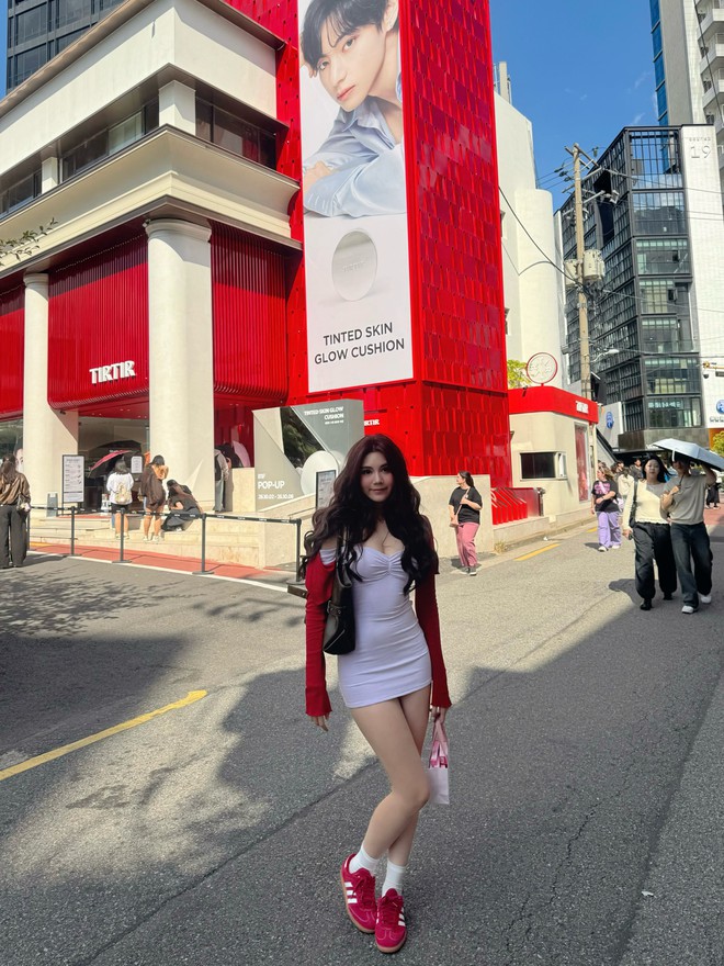 G&aacute;i Việt tr&ecirc;n đất H&agrave;n xinh như mộng, một post ảnh Instagram c&oacute; đến gần 100.000 like!- Ảnh 1.