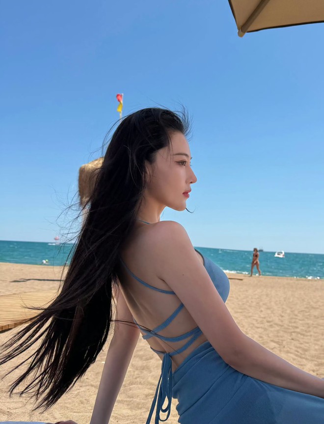 "Đại mỹ nh&acirc;n" thị phi của showbiz, 31 tuổi y&ecirc;n ấm với chồng qu&acirc;n nh&acirc;n: U40 vẫn đẹp như tượng tạc, gu ăn vận qu&aacute; b&eacute;n- Ảnh 3.