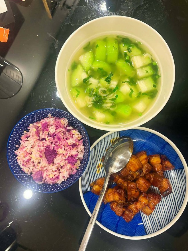 Mỗi th&aacute;ng đặt 25-35 đơn đồ ăn tr&ecirc;n app, d&acirc;n văn ph&ograve;ng H&agrave; Nội nhận ra: Tự nấu kh&ocirc;ng rẻ hơn mấy, tiền ăn tiền nh&agrave; vừa đủ hết th&aacute;ng lương - Ảnh 4.
