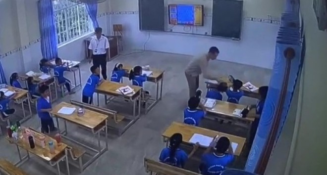 Vụ giáo viên tiếng Anh bạo hành học sinh: Sở lên tiếng, trường sẽ tạm dừng chương trình - Ảnh 3.