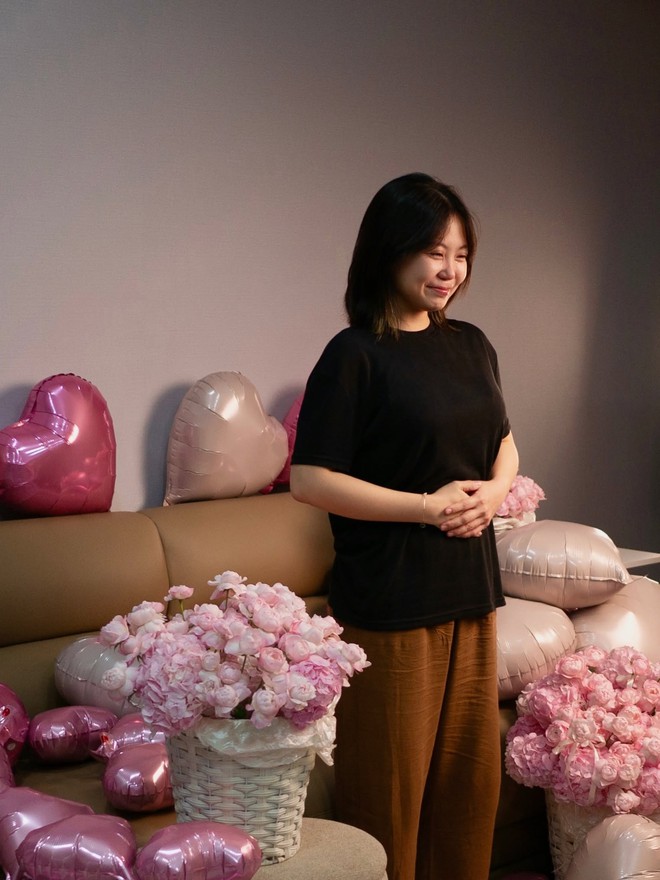 Cơ ph&oacute; nổi tiếng SN 1996 bất ngờ th&ocirc;ng b&aacute;o được cầu h&ocirc;n, danh t&iacute;nh vị h&ocirc;n phu vẫn giữ k&iacute;n - Ảnh 7.
