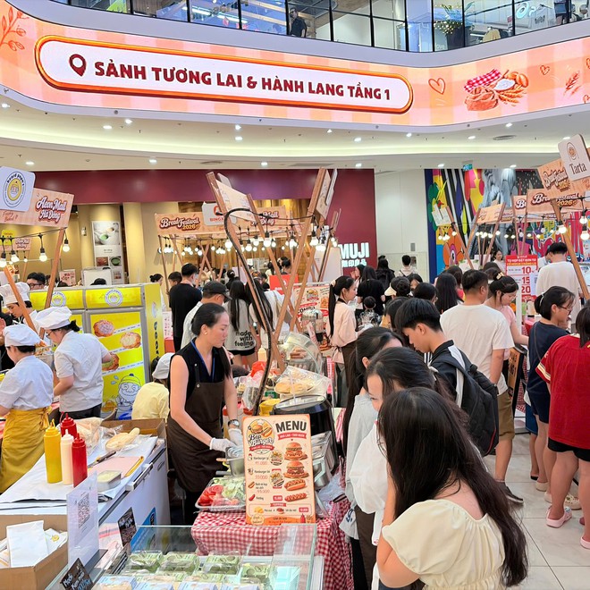 Hóa giải truyền thuyết đi chơi xa của Tiểu vương quốc Hà Đông, hơn 100 loại bánh hội tụ cùng một lúc cho team ăn chơi thỏa sức khám phá - Ảnh 11.
