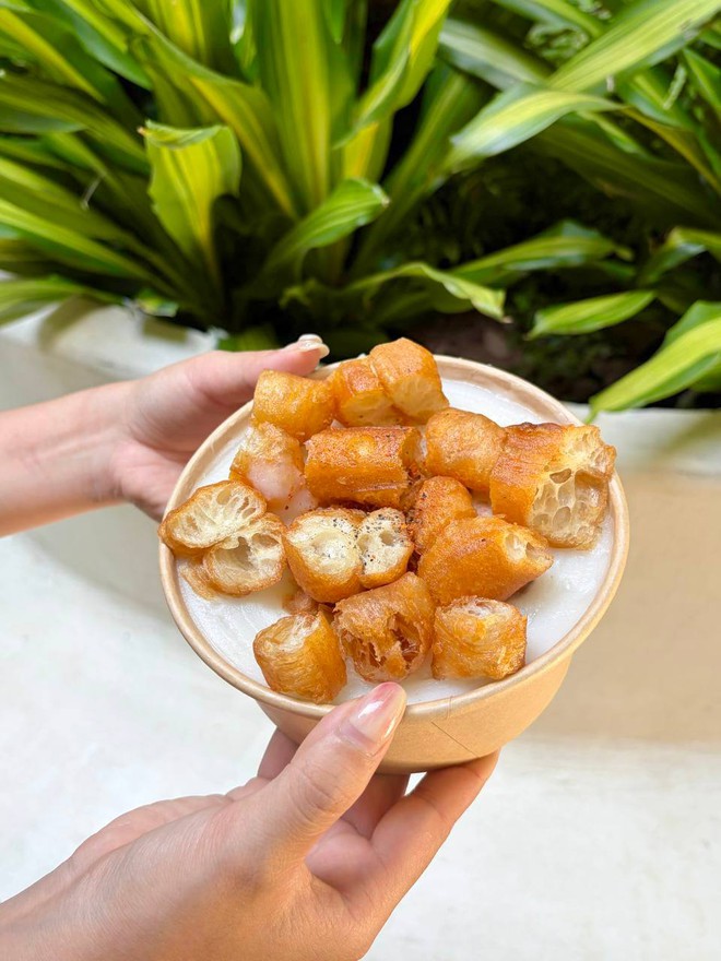 Từ bát cháo trai ấm nóng đến chè cốm bưởi dừa non: Hoá ra có thể tìm thấy cả mùa thu trong một lần order - Ảnh 3.
