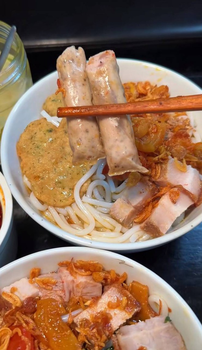 Qu&aacute;n canh b&uacute;n cua gia truyền ở phố cổ H&agrave; Nội, sợi b&uacute;n to gấp v&agrave;i lần b&igrave;nh thường, d&ugrave;ng 5 kg cua đồng cho nồi nước d&ugrave;ng - Ảnh 27.