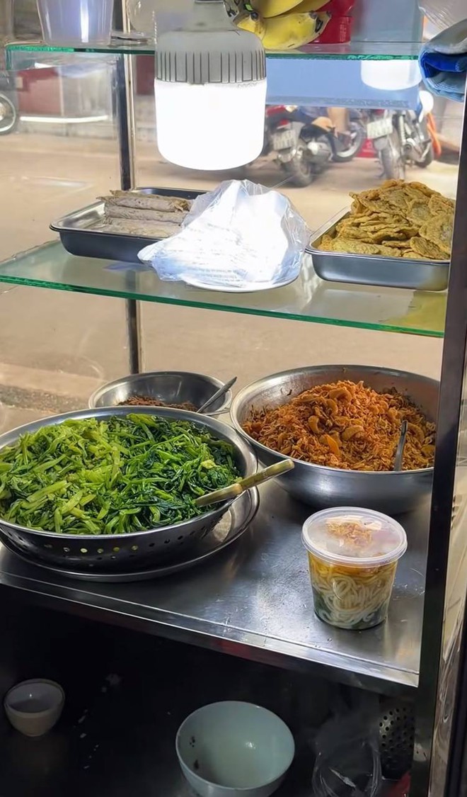 Qu&aacute;n canh b&uacute;n cua gia truyền ở phố cổ H&agrave; Nội, sợi b&uacute;n to gấp v&agrave;i lần b&igrave;nh thường, d&ugrave;ng 5 kg cua đồng cho nồi nước d&ugrave;ng - Ảnh 24.