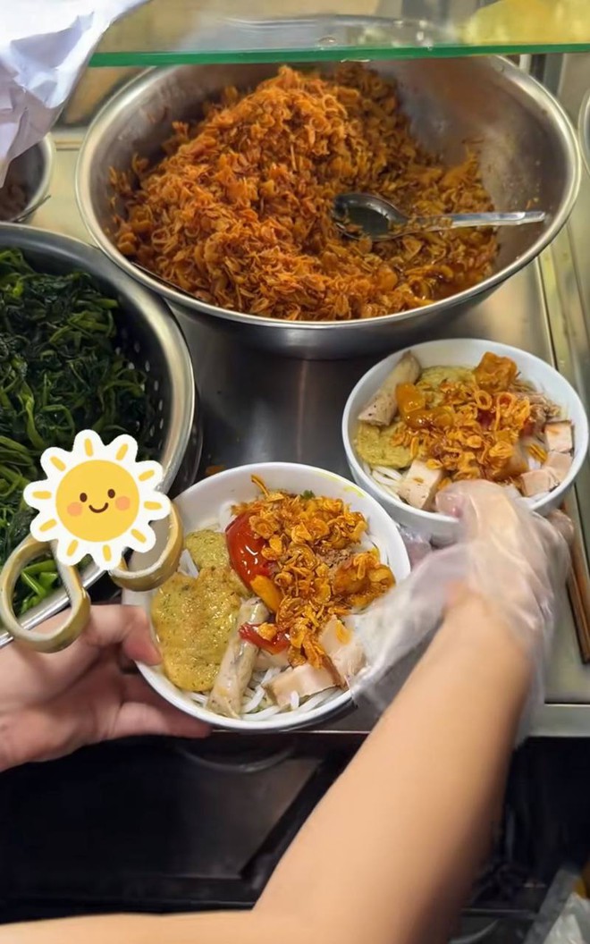 Qu&aacute;n canh b&uacute;n cua gia truyền ở phố cổ H&agrave; Nội, sợi b&uacute;n to gấp v&agrave;i lần b&igrave;nh thường, d&ugrave;ng 5 kg cua đồng cho nồi nước d&ugrave;ng - Ảnh 29.