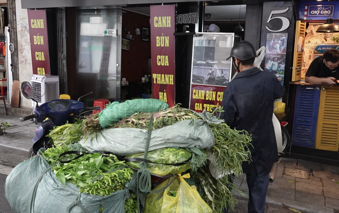 Qu&aacute;n canh b&uacute;n cua gia truyền ở phố cổ H&agrave; Nội, sợi b&uacute;n to gấp v&agrave;i lần b&igrave;nh thường, d&ugrave;ng 5 kg cua đồng cho nồi nước d&ugrave;ng - Ảnh 16.