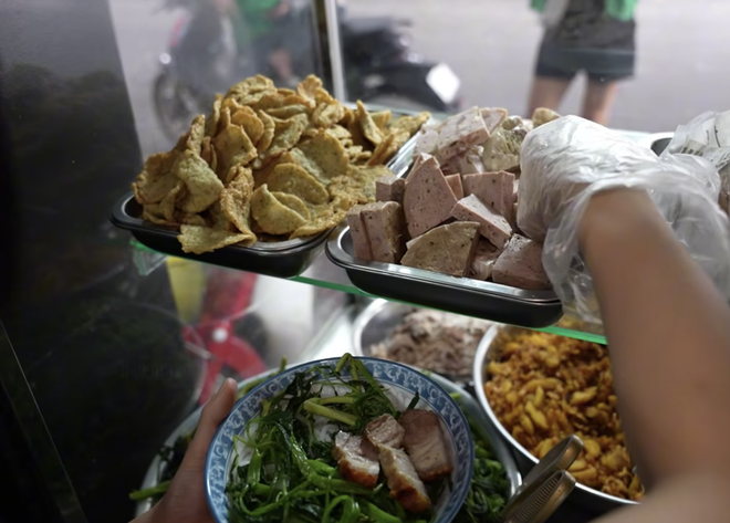 Qu&aacute;n canh b&uacute;n cua gia truyền ở phố cổ H&agrave; Nội, sợi b&uacute;n to gấp v&agrave;i lần b&igrave;nh thường, d&ugrave;ng 5 kg cua đồng cho nồi nước d&ugrave;ng - Ảnh 19.