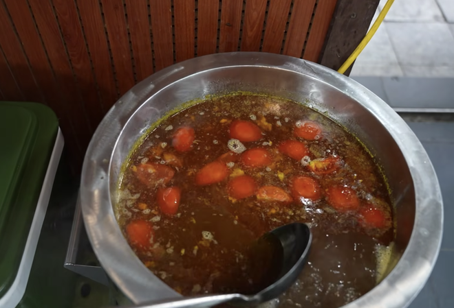 Qu&aacute;n canh b&uacute;n cua gia truyền ở phố cổ H&agrave; Nội, sợi b&uacute;n to gấp v&agrave;i lần b&igrave;nh thường, d&ugrave;ng 5 kg cua đồng cho nồi nước d&ugrave;ng - Ảnh 14.