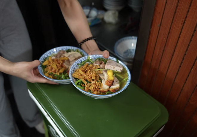 Qu&aacute;n canh b&uacute;n cua gia truyền ở phố cổ H&agrave; Nội, sợi b&uacute;n to gấp v&agrave;i lần b&igrave;nh thường, d&ugrave;ng 5 kg cua đồng cho nồi nước d&ugrave;ng - Ảnh 18.