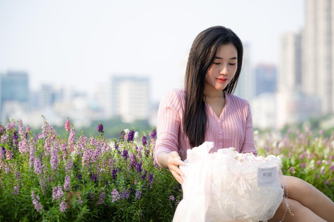 H&agrave; Nội vừa c&oacute; th&ecirc;m một c&ocirc;ng vi&ecirc;n hoa ven hồ rộng gấp 1,5 lần Hồ Gươm, mở cửa miễn ph&iacute; cho tất cả người d&acirc;n - Ảnh 16.