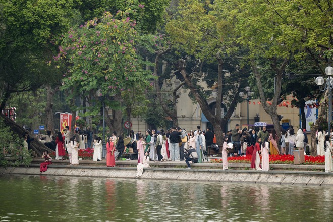 Tết đuổi sát nút, cả nàng thơ và thợ ảnh cùng chạy đua- Ảnh 2. Tết đuổi sát nút, cả nàng thơ và thợ ảnh cùng chạy đua- Ảnh 2.