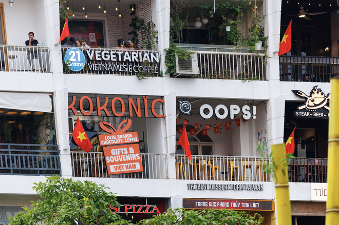 Chung cư 66 năm tuổi ở phố đi bộ Nguyễn Huệ từng l&ecirc;n b&aacute;o Mỹ: Diện mạo sau chỉnh trang lạ lẫm, nh&igrave;n ảo như A.I- Ảnh 7.