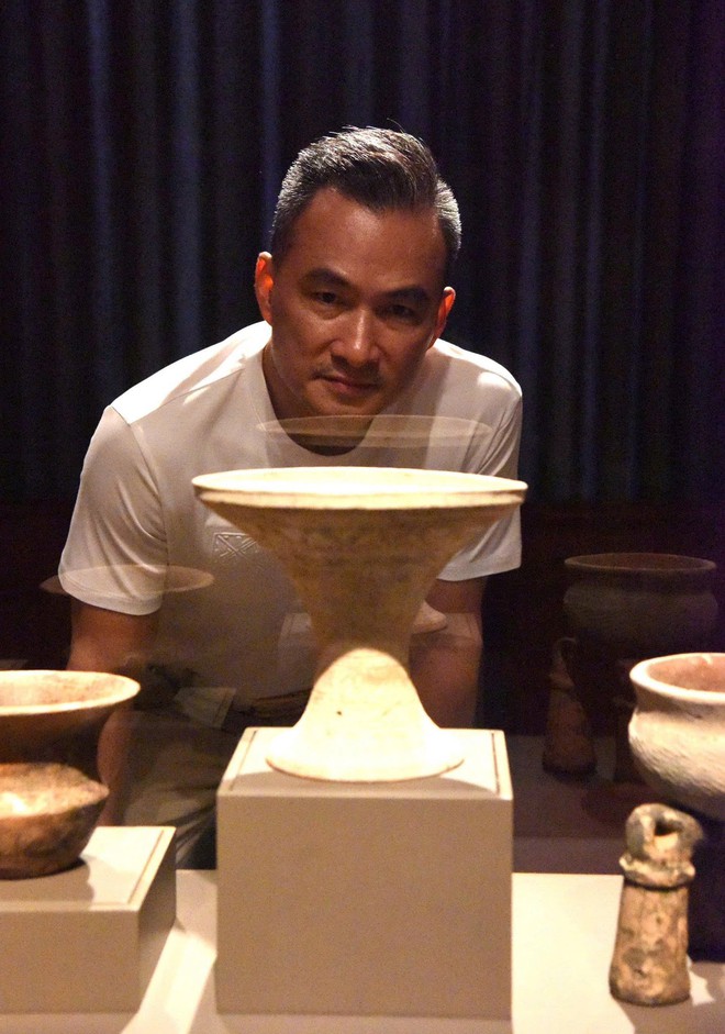 Nam nghệ sĩ cưới vợ đại gia kém 16 tuổi, bỏ showbiz, làm giám đốc bảo tàng, biệt thự trải khắp TP. Hồ Chí Minh- Ảnh 4.