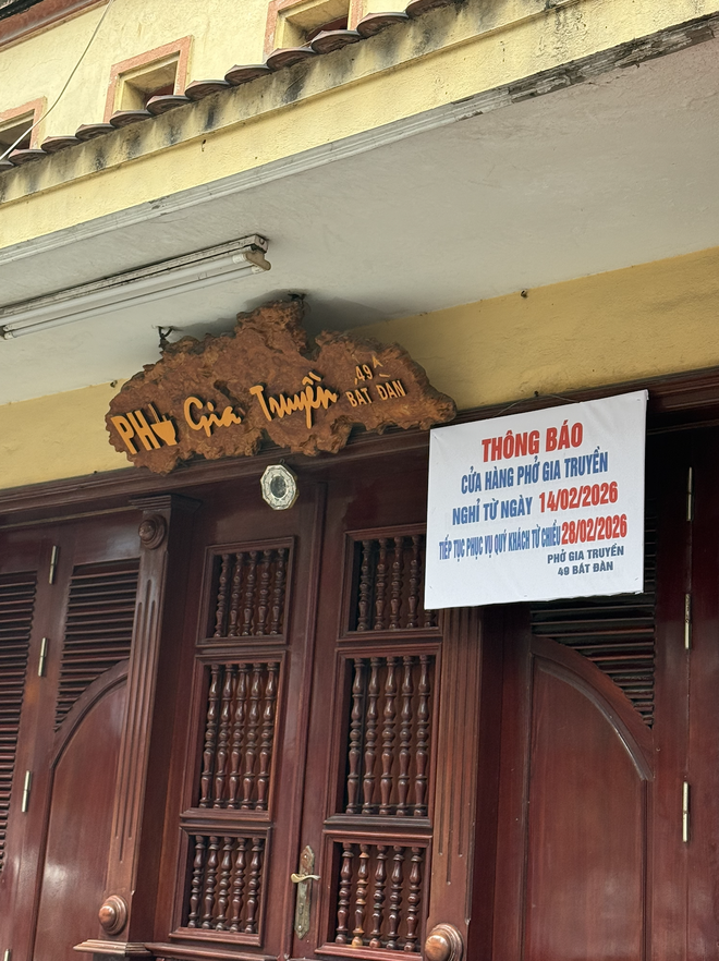 Nh&igrave;n người ta nghỉ Tết m&agrave; sốt ruột thay: Loạt qu&aacute;n nổi tiếng H&agrave; Nội đ&oacute;ng cửa d&agrave;i chưa từng thấy, c&oacute; nơi tận nửa th&aacute;ng- Ảnh 3.