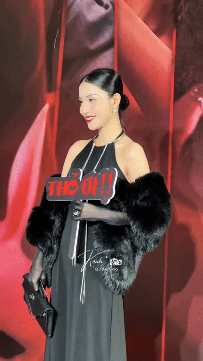 Mai Hồ x&aacute;ch t&uacute;i Herm&egrave;s trăm triệu trong m&agrave;n t&aacute;i ngộ, vẫn kh&ocirc;ng l&agrave; g&igrave; với 1 thứ phải gọi l&agrave; qu&aacute; sang!- Ảnh 2.