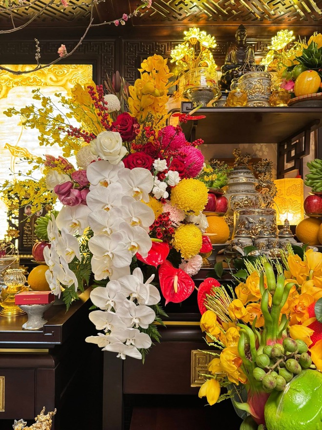 M&ugrave;ng 1 Tết ngắm ban thờ gia ti&ecirc;n đẹp chấn động: Đ&uacute;ng lễ nghi chuẩn phong thuỷ, cả c&otilde;i mạng c&ugrave;ng trầm trồ- Ảnh 5.