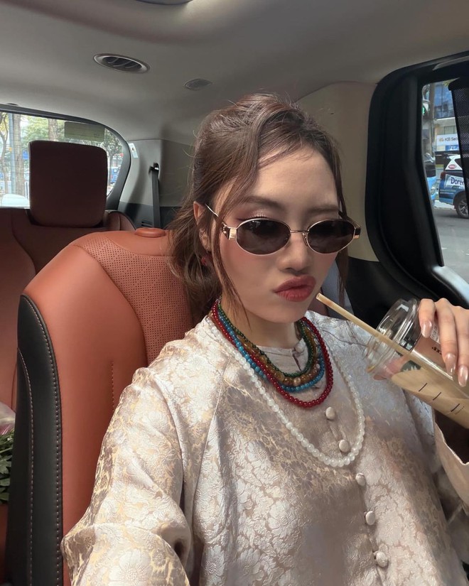 29 Tết MXH ngập ảnh d&agrave;n sao Việt diện &aacute;o b&agrave; ba, kh&ocirc;ng kh&iacute; xốn xang vui qu&aacute; chừng!- Ảnh 5.