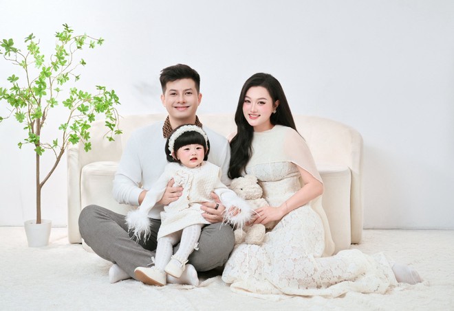 Qu&yacute; &ocirc;ng tuổi Ngọ v&agrave; cuộc h&ocirc;n nh&acirc;n "ngược chuẩn": Kh&ocirc;ng l&agrave;m g&igrave; n&ecirc;n cũng kh&ocirc;ng để vợ với mẹ phải l&agrave;m g&igrave;!- Ảnh 4.