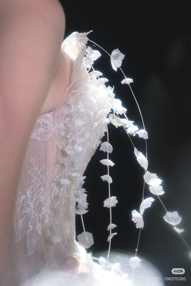 "M&atilde;" Đ&aacute;o Th&agrave;nh C&ocirc;ng: Thời trang Việt Nam đang phi nước đại tr&ecirc;n những đại lộ lớn nhất thế giới- Ảnh 11.