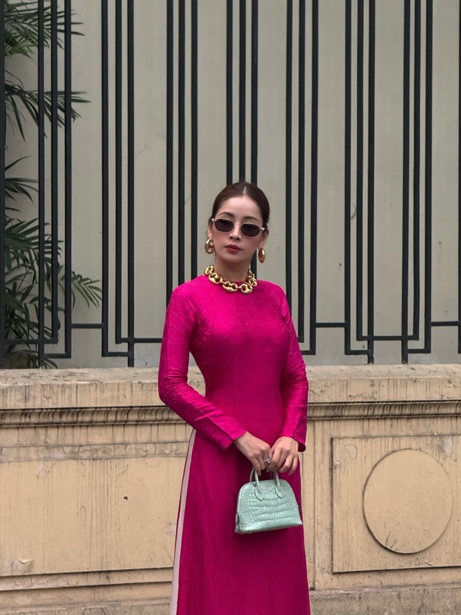 Tết nhất Chi Pu đeo vàng nặng người, fan vội hỏi trên cổ đang là mấy chục cây?- Ảnh 4. Tết nhất Chi Pu đeo vàng nặng người, fan vội hỏi trên cổ đang là mấy chục cây?- Ảnh 4.