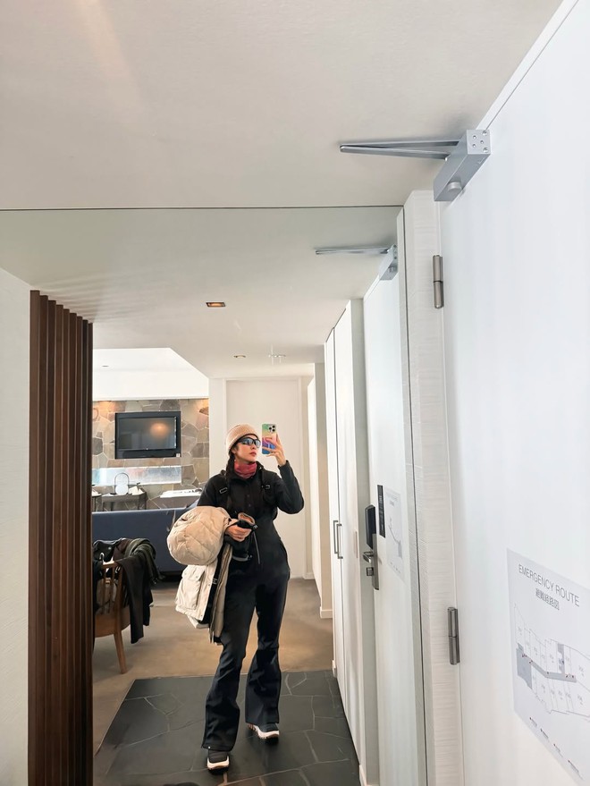 Cảnh trái ngược của 2 con dâu nhà tỷ phú Johnathan Hạnh Nguyễn- Ảnh 2. Cảnh trái ngược của 2 con dâu nhà tỷ phú Johnathan Hạnh Nguyễn- Ảnh 2.