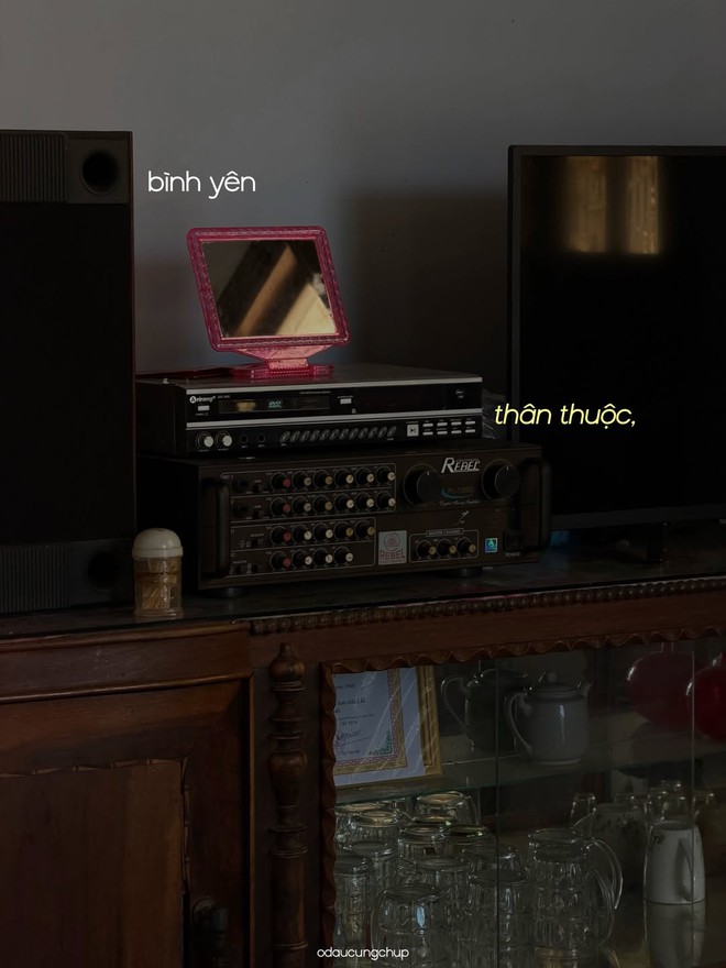 Ch&agrave;o nh&eacute;, Tết đi, m&igrave;nh cũng đi: Bộ ảnh đang viral v&igrave; ai nh&igrave;n v&agrave;o cũng thấy &ldquo;lụy&rdquo; những th&acirc;n thương n&agrave;y- Ảnh 7.