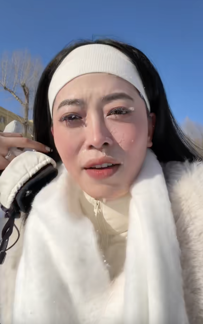 Bắt trend úp mặt vào tuyết -20 độ, nàng hậu khiến dân mạng không tin nổi khi ngước lên- Ảnh 3. Bắt trend úp mặt vào tuyết -20 độ, nàng hậu khiến dân mạng không tin nổi khi ngước lên- Ảnh 3.