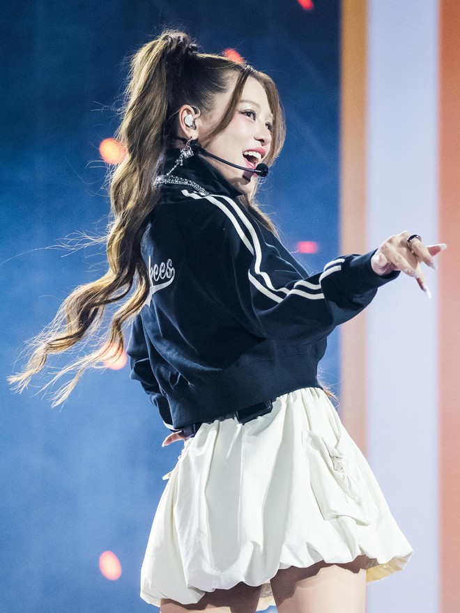 Mỹ nh&acirc;n ở nh&agrave; l&agrave; nữ thần Vpop đẹp chấp 10 Hoa hậu, sang H&agrave;n bắt chước thần tượng lại th&agrave;nh mẹ idol- Ảnh 5.