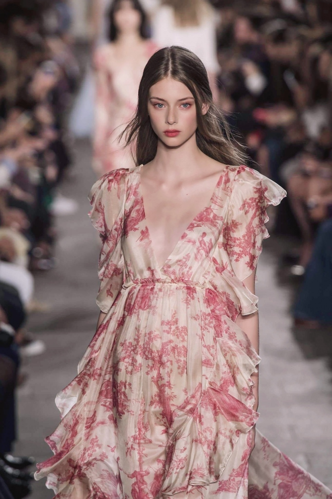 "Cục v&agrave;ng" của Chanel l&agrave; nữ thần phương Bắc c&oacute; đ&ocirc;i mắt xanh rực rỡ, nh&igrave;n v&agrave;o chỉ sợ bị th&ocirc;i mi&ecirc;n- Ảnh 6.