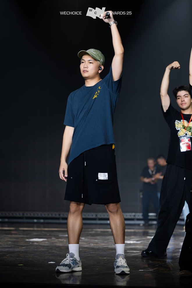H&eacute; lộ th&ecirc;m "s&iacute;t rịt" trước thềm gala WeChoice Awards 2025: Quang H&ugrave;ng MasterD, RHYDER v&agrave; d&agrave;n sao hot sắp đổ bộ!- Ảnh 13.