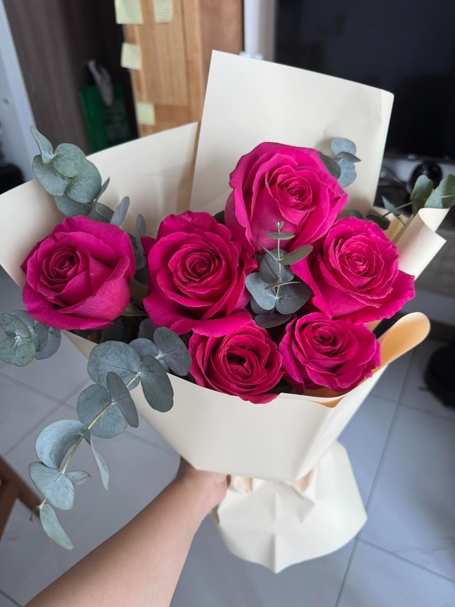 B&oacute; hoa 1 triệu g&acirc;y tranh c&atilde;i nhất 8/3- Ảnh 2.