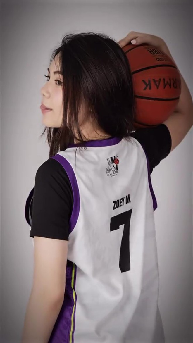 Hạt Dẻ bỏ đi 1 điểm giống ba, được khen lu&ocirc;n "nữ thần b&oacute;ng rổ"- Ảnh 4.