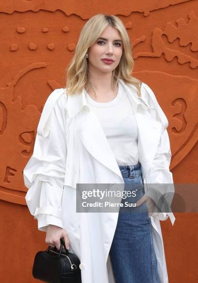 Trời T&acirc;y c&oacute; mỹ nh&acirc;n chỉ cao 1m57 nhưng mặc đẹp kh&ocirc;ng trượt ph&aacute;t n&agrave;o, xuất hiện ở đ&acirc;u th&igrave; nơi đ&oacute; l&agrave; Milano- Ảnh 2.